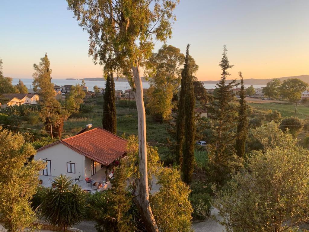 Gialova Garden Bungalow Eksteriør bilde
